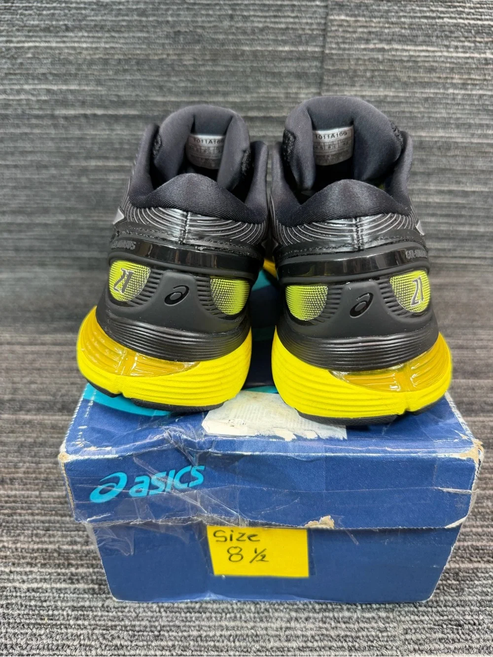 Asics Gel-Nimbus 21 “Lemon Shark” Running Shoes Men’s 8.5 Like New